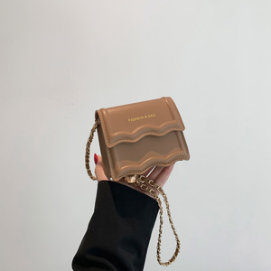 Mini sacs à main en cuir pur à chaîne minimaliste vintage populaires pour dames - Product Image 6