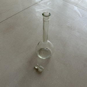 Tia lửa thủy tinh thể tích <span class=keywords><strong>Flask</strong></span> với kính Stopper hổ phách in ấn Class B 250ml OEM cho phòng thí nghiệm sử dụng trường hợp bằng gỗ - Product Image 4