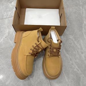 Zapatos casuales de exterior para hombre, de lana, cálidos y antideslizantes, diseño moderno, botines de cuero de alta calidad - Product Image 5