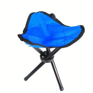 Chaise de camping portable robuste et compacte pour l'extérieur, idéale pour la pêche et les aventures en plein air - Product Image 1