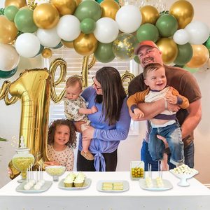 Kit Arco di Palloncini Verde Salvia con Sfondo 'God Bless', Tovaglia, Decorazioni per Prima Comunione e Baby Shower - Product Image 3