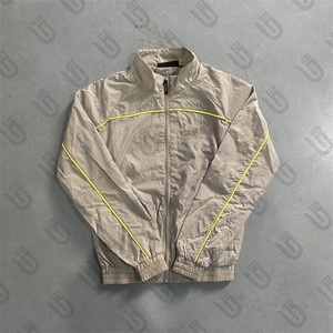 Completo da jogging da uomo personalizzato in cotone traspirante due pezzi con giacca a vento e pantaloni con cerniera - Product Image 3