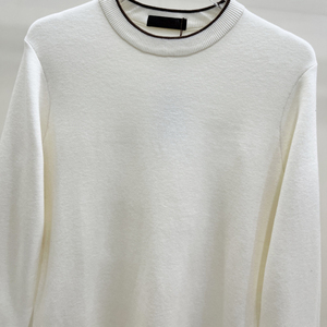 Maglione 100% lana Tessuto ultra morbido in pura lana dal plateau dell'Himalaya IT Offre un'esperienza sorprendentemente confortevole e calda - Product Image 3