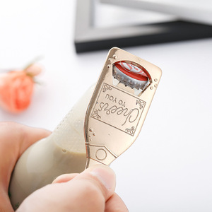 Ouvre-bouteille en forme de bière dorée, petits cadeaux de fête pour les invités, ouvre-bouteilles en alliage, outils avec une police de joie, boîte d'emballage exquise, Gadgets - Product Image 4