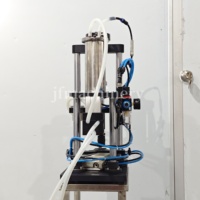 Machine de remplissage manuelle pneumatique à tête unique pour sauce soja et eau pure, facile à utiliser, petite machine de remplissage pneumatique pour bouteilles de parfum