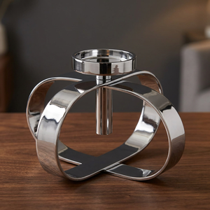 Support de bougie moderne en métal, design géométrique à boucles entrelacées, porte-bougie décoratif pour bougies piliers, décoration de table, centre de table - Product Image 4