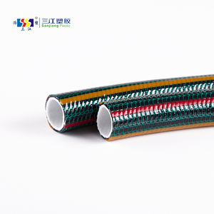 Tuyau d'arrosage <span class=keywords><strong>anti</strong></span>-pli en PVC à 5 couches Tube en PVC haute pression sans torsion Tuyau d'eau <span class=keywords><strong>anti</strong></span>-<span class=keywords><strong>mousse</strong></span> et résistant aux UV Tuyau d'arrosage à 5 couches - Product Image 4