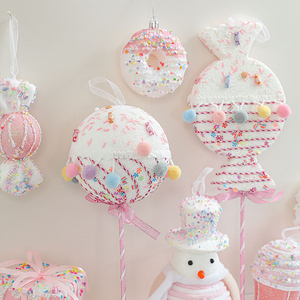 Adorno Colgante de Plástico con Diseño de Macaron Rosa Brillante para Decoración Navideña de Árboles y Ventanas - Product Image 6