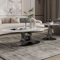 Table basse ovale moderne de luxe en pierre frittée dorée pour hôtel et salon