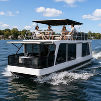 Bateau-maison de 38 pieds, design modulaire, résistant aux intempéries, avec salon confortable, cuisine et salle de bain, idéal pour les loisirs côtiers européens.