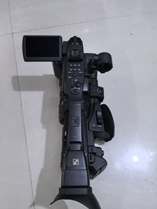 Caméscope d'occasion Canon XF305 à bon prix, capteurs CMOS 3 x 1/3 type, zoom optique 18x, caméscope de diffusion HD - Product Image 1
