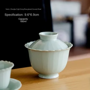 Set di Tazze da Tè in Ceramica Celadon con Linee in Rilievo Stile Dinastia Song, Pezzo Singolo Fatto a Mano con Design Moderno per Servizio Tè Kung Fu Gaiwan - Product Image 5
