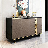 Armoire de salon en acier inoxydable au design traditionnel, pour usage hôtelier, 4 tiroirs, 2 portes, poignées dorées, portes à panneaux surélevés, durable