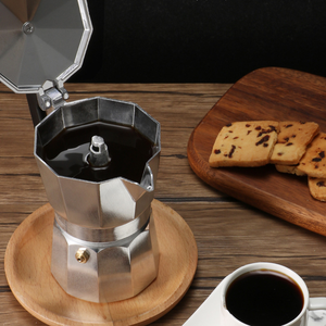 La classica e iconica macchina per caffè Espresso da cucina, rende vero caffè italiano, Moka in alluminio 6 tazze - Product Image 6