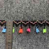 Frange à pampilles en polyester luxueuse, raffinée, confortable et durable à faible MOQ pour la décoration de rideaux, de coussins et de chemins de table