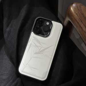 Funda Protectora para Teléfono con Correa Plegable de TPU+PC Estilo Chino Original para 15/14/13 Pro/i17pro max, Diseño de Astronauta - Product Image 4