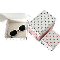 Boîte en carton personnalisée à motif cœur, options de couleurs, impression de petit motif intérieur, écologique, recyclable, pliable, boîte cadeau en carton ondulé
