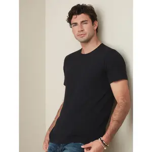 T-shirt in Cotone Pregiato - Merchandising Personalizzato - Product Image 1