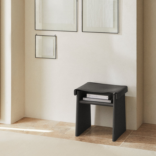 Minimalist Black Saddle Leather Sofa Stool Solid Wood Square Household Shoe Stool for Living Room Bedroom for School Apartment