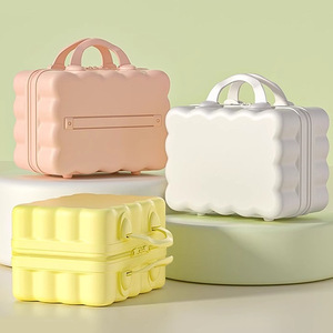 I bambini fingono di giocare in età prescolare <span class=keywords><strong>Kit</strong></span> per il trucco Make Up valigia Set giocattoli per le ragazze con il trucco Set di pennelli accessori per la scatola degli strumenti - Product Image 1