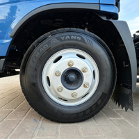 Nouveau camion fourgon diesel SINOTRUK HOWO 4x2, entièrement inspecté, durable, faible consommation de carburant pour le transport de marchandises en gros et les livraisons rurales-urbaines