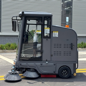 Camion balayeuse électrique à 3 <span class=keywords><strong>roues</strong></span> haute performance, alimenté par batterie, pour le ramassage des <span class=keywords><strong>feuilles</strong></span> de jardin, avec un grand bac de collecte - Product Image 4