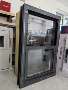 หน้าต่างบานเลื่อนคู่แบบกำหนดเองของ CHANGYI ทำจากอะลูมิเนียม  หน้าต่างบานเลื่อนเดี่ยวสำหรับบ้าน - Product Image 4