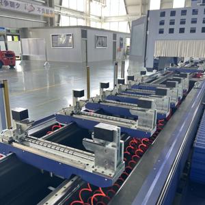 Centro di Lavorazione CNC a Cinque Assi ad Alta Velocità UTOOLS per Porte e Finestre in UPVC/Alluminio con Funzioni di Taglio e Fresatura - Product Image 6