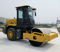 Compacteur vibrant à tambour unique haute efficacité de 8 tonnes XS85J pour la construction routière en stock