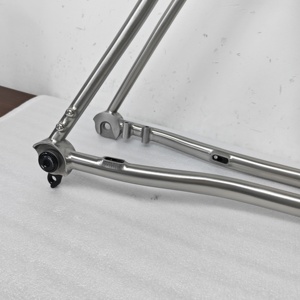 Cadre de vélo de gravier en titane <span class=keywords><strong>700C</strong></span> le plus récent avec conception à montage plat - Product Image 3