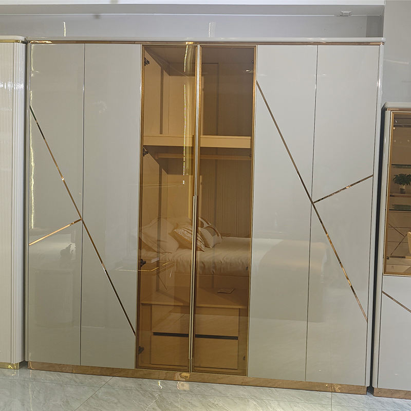 ตู้เสื้อผ้า