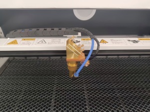 Độ chính xác nhỏ 3020 Máy khắc Laser CO2 máy tính điều khiển cổ điển khuyến nghị - Product Image 5