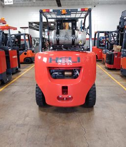 Chariot élévateur contrepoids GPL HELI CPYD40 de <span class=keywords><strong>4</strong></span> tonnes avec déplaceur latéral pour les centres de distribution, la construction et la manutention de marchandises - Product Image 3