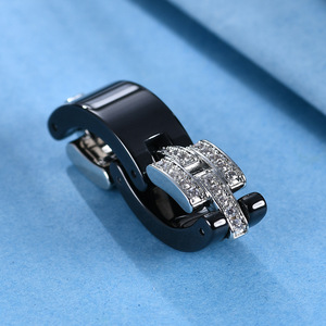 Anillo Plegable de Acero Inoxidable con Cadena de Cerámica de 8 mm y Diamantes Incrustados, Blanco y Negro, Joyería Unisex para Regalo - Product Image 4