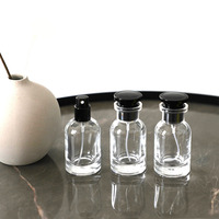 Flacon pulvérisateur de parfum en verre personnalisé 30ml 50ml 100ml avec bouchon à vis, rechargeable, forme cylindrique, options transparentes ou colorées