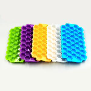 Bac à glaçons créatif en silicone en forme de nid d'abeille, moule à glaçons, machine à glaçons à 37 compartiments avec couvercle, machine à glaçons DIY. - Product Image 1