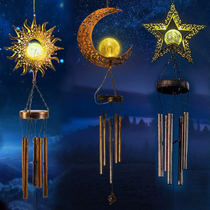 Luces Solares Decorativas con Diseño de Luna y Campanas de Viento - Adorno de Jardín para Exteriores en Hierro Resistente al Agua - Product Image 1