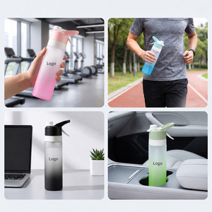 Bouteille d'eau de sport Tritan 700 ml avec bouchon à charnière, sans BPA, portable, pour les voyages en plein air, design minimaliste unisexe - Product Image 2