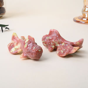 งานแกะสลักคริสตัลรูปสัตว์บำบัด ขายส่ง แกะสลักจากหยกคริสตัลรูปปลาทองลายดอกพลัม สำหรับตกแต่ง - Product Image 4