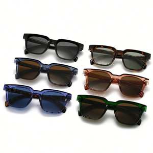 Lunettes de soleil carrées punk en plastique à grande monture, personnalisables avec logo, protection UV400, tendance 2025, unisexe - Product Image 3