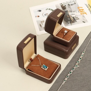 Boîte d'emballage de bijoux de luxe en cuir PU Gold Label pour bagues, colliers et bracelets – Qualité supérieure – Édition été - Product Image 2