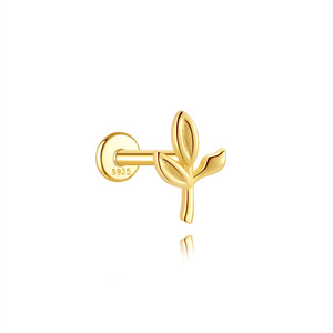 Pendiente de cartílago de plata de ley S925 con parte trasera plana, chapado en oro de 18K, diseño geométrico minimalista de hoja para mujer - Product Image 1