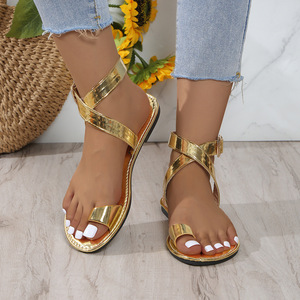 Sandalias Planas Doradas Metálicas para Mujer, Sandalias de Verano con Correa en el Tobillo, Sandalias Casuales para Uso Diario al Aire Libre - Product Image 1