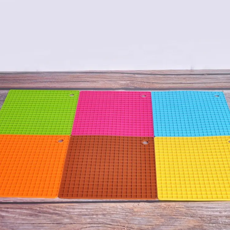 New Arrival Square Food Grade Holder Heat Resistant Silicone Dinner Table Plate Mat Pot Pad