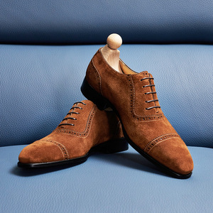 Chaussures habillées pour hommes en cuir véritable britannique de haute qualité, design de luxe pour affaires, à lacets, motif fait main, très vendues - Product Image 4