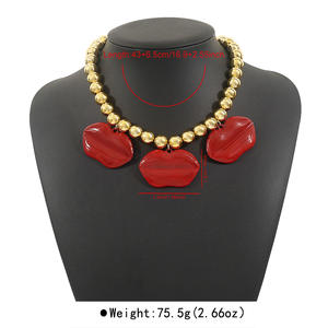 Kaimei 2025, diseño de joyería de moda, collar con colgante de lápiz labial rojo, novedad de <span class=keywords><strong>verano</strong></span>, collar con cuentas exageradas, <span class=keywords><strong>collares</strong></span> de labios esmaltados - Product Image 6