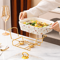 Plat de service rectangulaire en céramique motif vigne de rose avec couvercle en verre et support doré – Chauffe-plat pour mariages, traiteurs et banquets