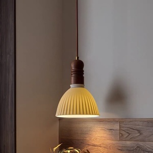 <span class=keywords><strong>Luminaire</strong></span> suspendu miniature en <span class=keywords><strong>bois</strong></span> massif <span class=keywords><strong>et</strong></span> céramique de style français médiéval rétro pastoral, style japonais, <span class=keywords><strong>luminaire</strong></span> suspendu pour salle à manger - Product Image 2