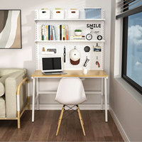 Bureau compact avec rangement en panneau perforé, organisateur personnalisable pour le bureau à domicile et la salle d'étude