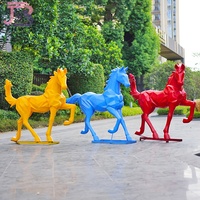 Décoration de jardin extérieure personnalisée Sculpture de cheval en résine grandeur nature Ornements artisanaux haut de gamme